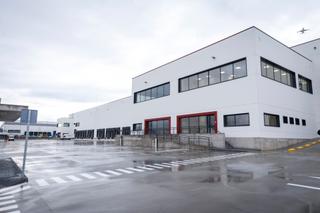 Industrial building in Calle Serafín Holgado 50