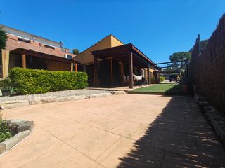 Chalet  Carrer jardins. Toda en una planta