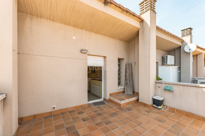 Foto 0d11c1e9-bbac-4a2f-8082-9fd635aacf70. Casa adossada amb calefacció aparcament piscina a Martorell