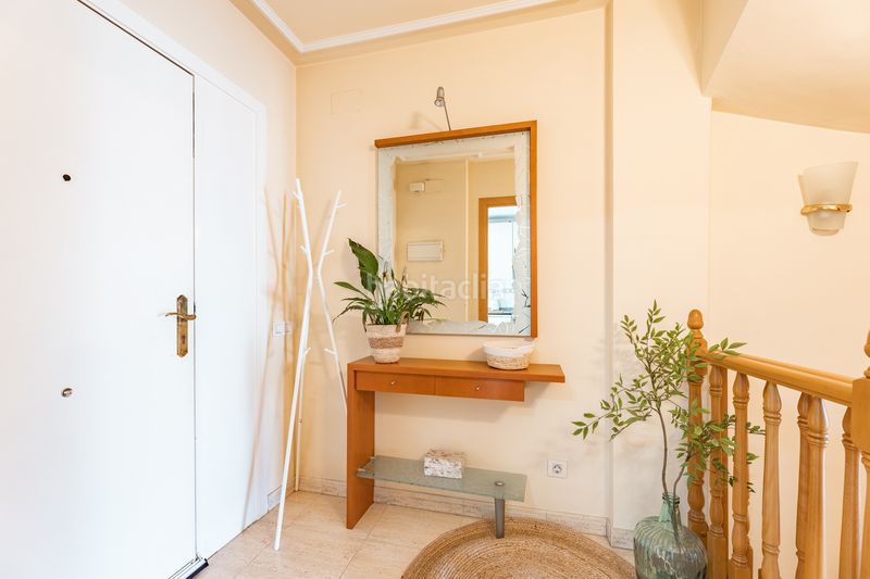 Foto a0dbdfe5-0af1-4683-96c3-f77ce8296ff5. Casa adossada amb calefacció aparcament piscina a Martorell