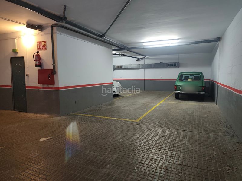 Foto be891d00-0c7b-4c99-b25a-7586bc68b5e2. Aparcament cotxe a Abrera