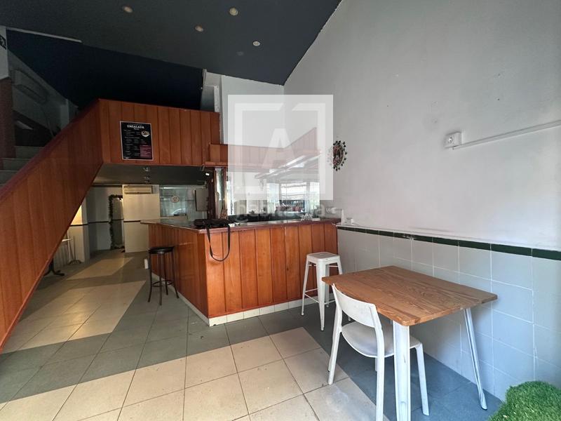 Foto 21d66b7f-1fb9-4623-9465-e4d8f7cd2686. Local comercial venta local con salida de humos canillas en Madrid