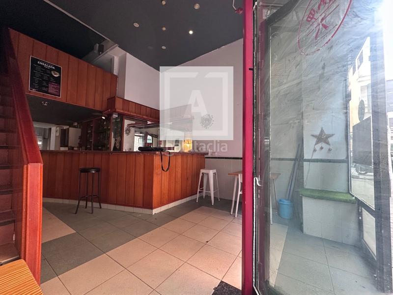 Foto c00a6c28-63b1-42b7-82a5-2369a9667d33. Local comercial venta local con salida de humos canillas en Madrid
