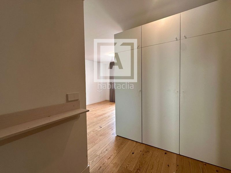 Foto d0b21556-9bda-4965-a122-f9563ed89a93. Pis amb calefacció aparcament a Nueva España Madrid