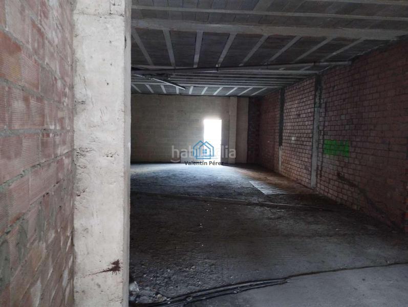 Foto 5af45bd5-07e9-4f9f-9b2a-1b68c8b76709. Locale commerciale in Fene