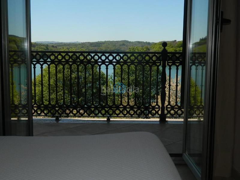 Foto 40c2f14e-bfcc-423e-ba30-3033196cf4ed. Edifici a Incio (O)