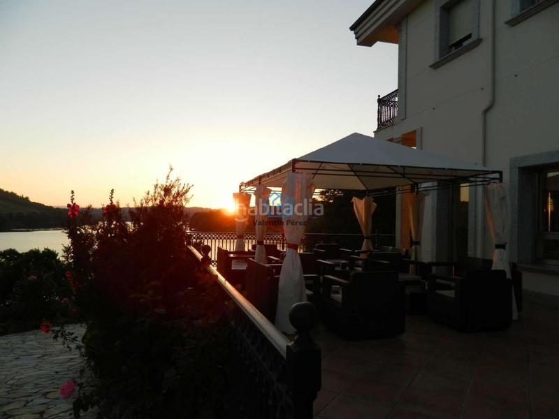 Foto e589fa5d-4e7b-42e3-b7a6-c2c493292878. Edifici a Incio (O)