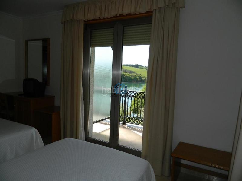 Foto ef8a5621-d1d6-40aa-912b-aee5e44ef031. Edifici a Incio (O)