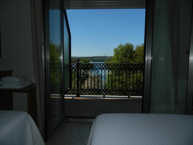 Foto f782d2a6-f646-4986-ab12-f87da8c8fdcc. Edifici a Incio (O)