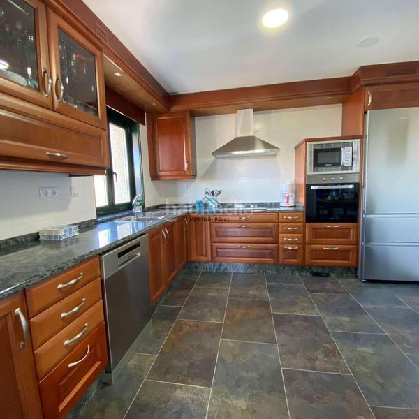 Foto f1684a9c-913c-4390-9863-c9f2083b2a56. Chalet avec parking piscine dans Valdoviño