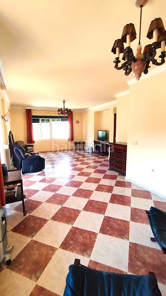Foto a30f1a28-fe44-45e6-adcb-a57bd5453053. Piso  en venta en calle manuel de la revilla (pedregalejo) en Málaga