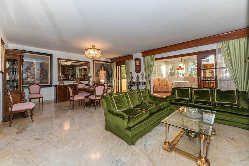 Foto 054a58fb-5286-4691-a8e7-354ab4687b60. Attique avec cheminée parking dans Limonar Málaga