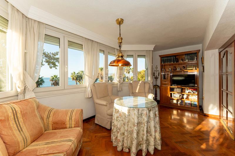 Foto a44cbee6-7b5e-461d-96b8-c215c75fd340. Attique avec cheminée parking dans Limonar Málaga