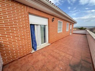 Casa in Meco pueblo. Se vende chalet independiente en meco