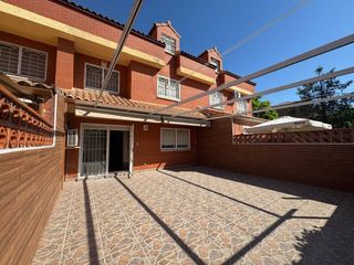 Affitto Casa  Calle leonardo torres quevedo. Chalet en alquiler en la garena