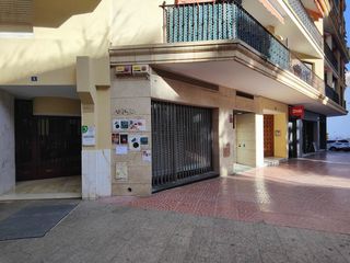Local Comercial en Calle corbeta 3. Local comercial con aire acondicionado
