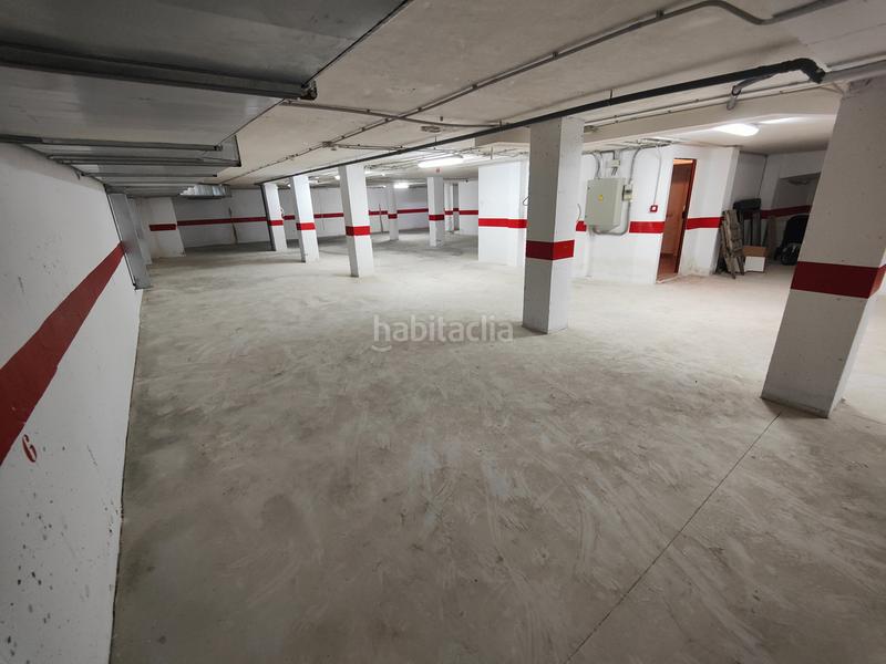 Foto dfb1ee3b-bd09-4d0b-a665-b317273ff425. Autoparkplatz in avenida valencia 25 in Pego