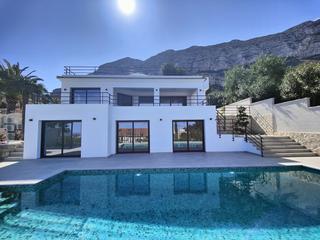 Xalet  Carrer avellaner. Precioso chalet de lujo con vistas al mar en denia