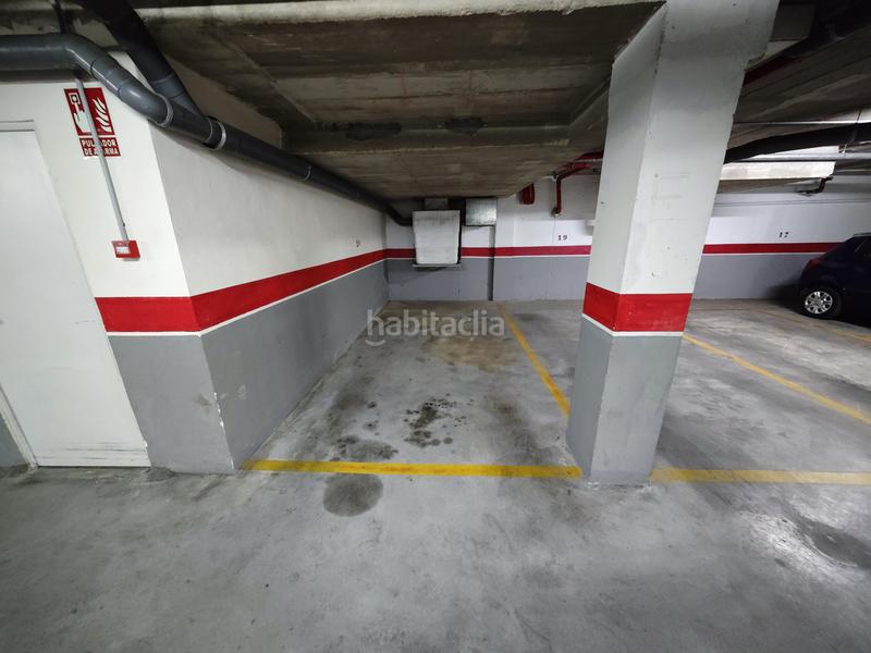 Foto aded4011-7e8e-41f1-90bf-e2ebfefb9ade. Parking voiture dans carrer de sant joan bosco 37 dans Campello (el)