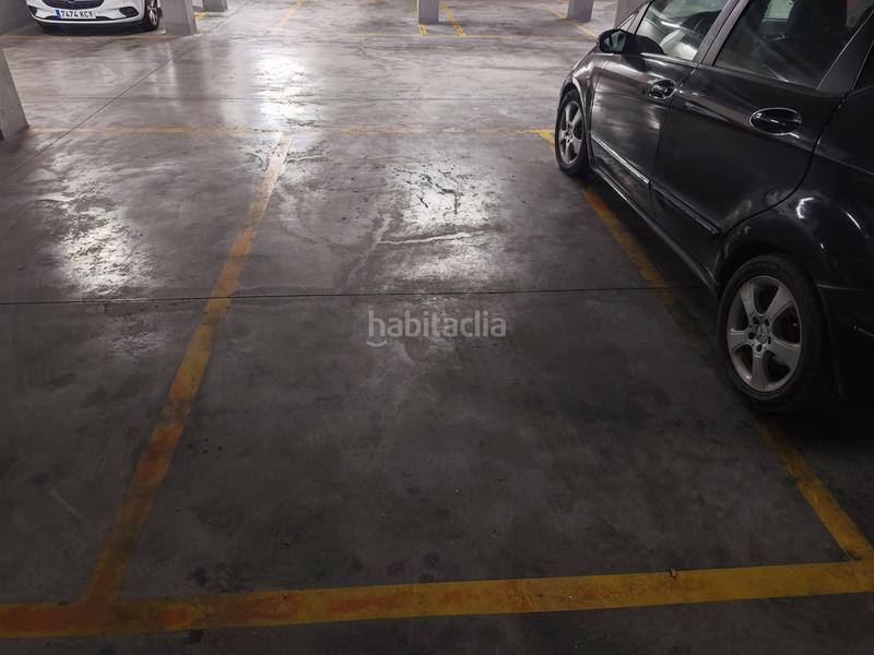 Foto fa2b89f0-b3ed-4b97-8a54-00e19898a92c. Parking voiture dans carrer de sant joan bosco 37 dans Campello (el)