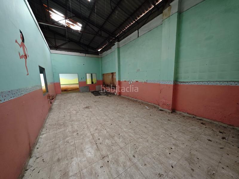 Foto f47629f7-eefd-41dd-8b71-c3666fa28428. Local comercial a carrer sant pere 68 a Plaza Elíptica - República Argentina Gandia