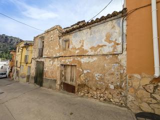 Casa adossada a Carrer del calvari 21