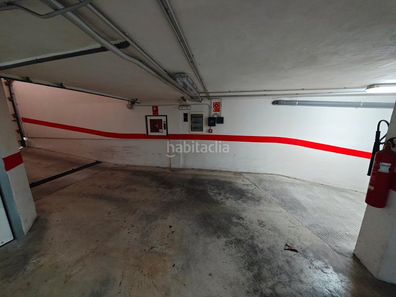 Foto d24267ae-6827-4ed3-a93f-f01a16e9b219. Autoparkplatz in carrer gregori maians 5 in Ador