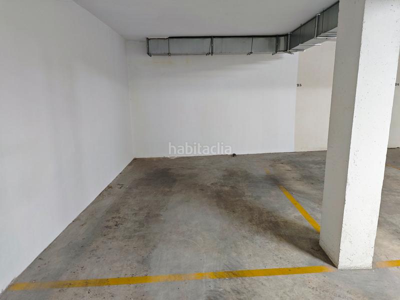 Foto d947313a-58ec-4a87-8c59-29f6199e0b17. Autoparkplatz in carrer gregori maians 5 in Ador