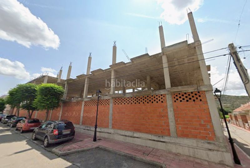 Foto f98e7778-a77c-4bde-958b-846d0bf74272. Edificio en calle de las huertas 26 en Tielmes