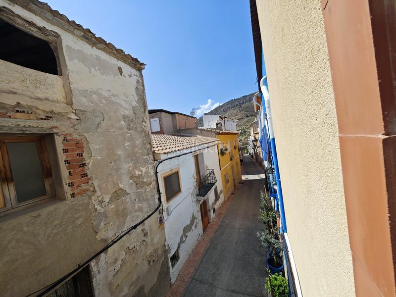 Foto d2ea5b82-7a3e-465f-aac8-f54da8a0d695. Maison jumelée dans carrer alcoi 32 dans Relleu