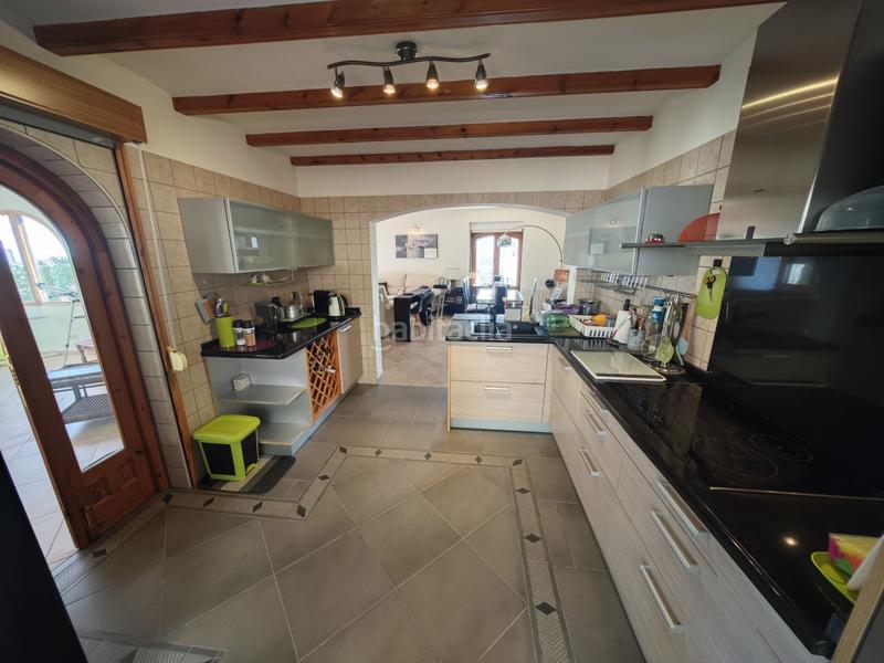 Foto 401a2860-1928-4d59-ac7f-65c583cc6a50. Chalet with fireplace heating parking pool in Cometa Calp