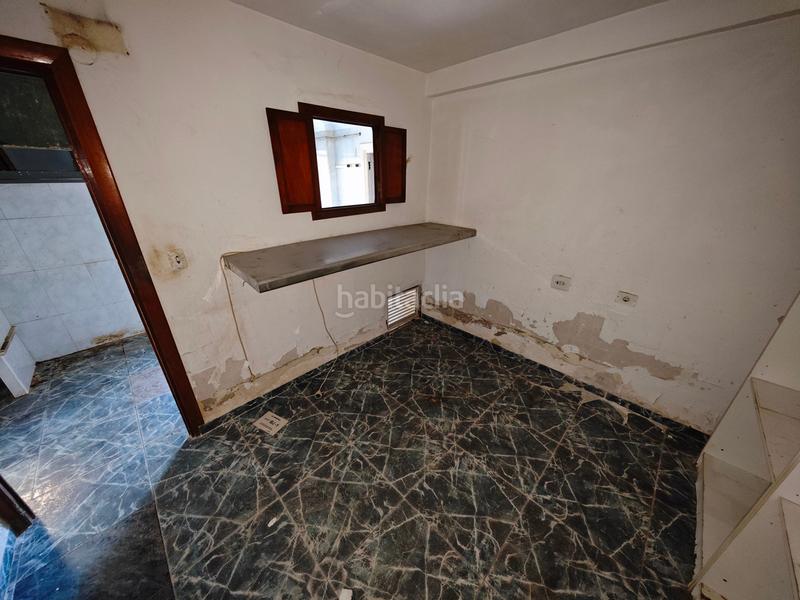 Foto 4a3c8f44-e265-4020-9f3a-a6a613a5f76e. Locale commerciale in avinguda borrons 27 in Xeraco