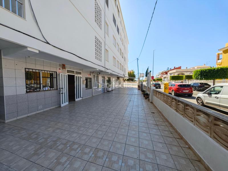 Foto 62009adb-f418-487b-886d-14b7e59a046a. Locale commerciale in avinguda borrons 27 in Xeraco