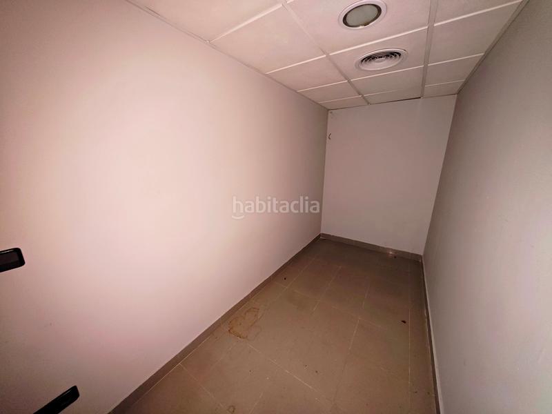 Foto 03c699a3-aebf-4529-8446-3b3e6fddaba1. Local comercial en avenida del doctor gadea 12 en Alicante