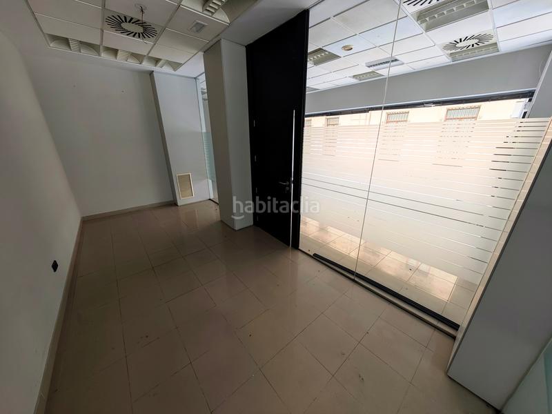 Foto 24611c95-0212-42b6-9b9e-4ddd7fbc3a4f. Local comercial en avenida del doctor gadea 12 en Alicante