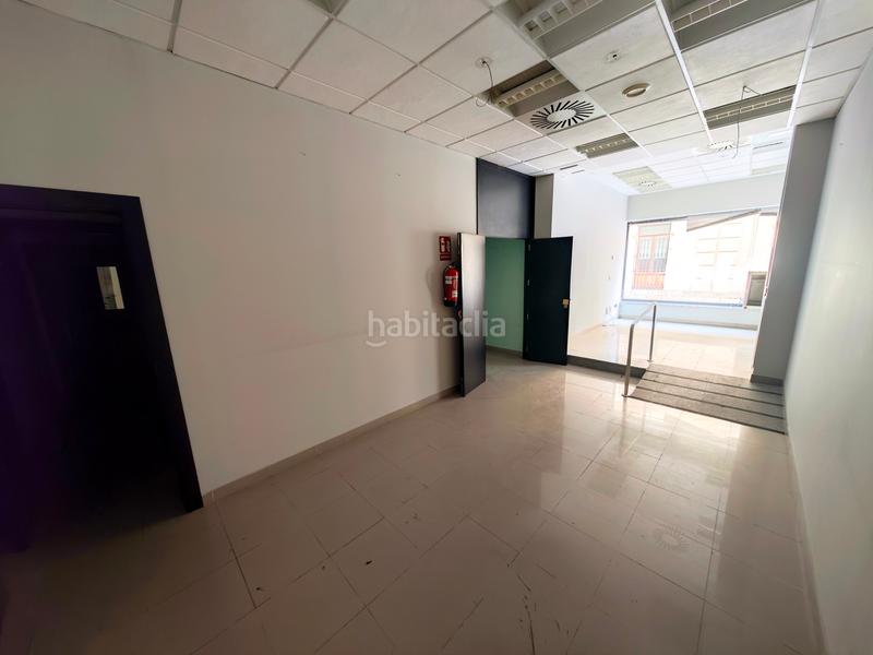 Foto 6108b578-ab39-4684-b798-6f7c3ccbc809. Local comercial en avenida del doctor gadea 12 en Alicante