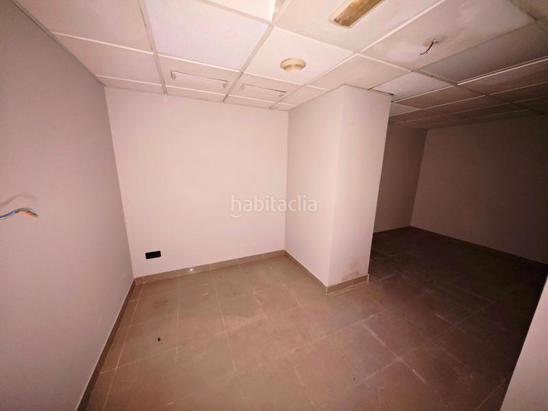 Foto 6c0ea0c6-3ceb-4b53-8397-c28e947f160c. Local comercial en avenida del doctor gadea 12 en Alicante