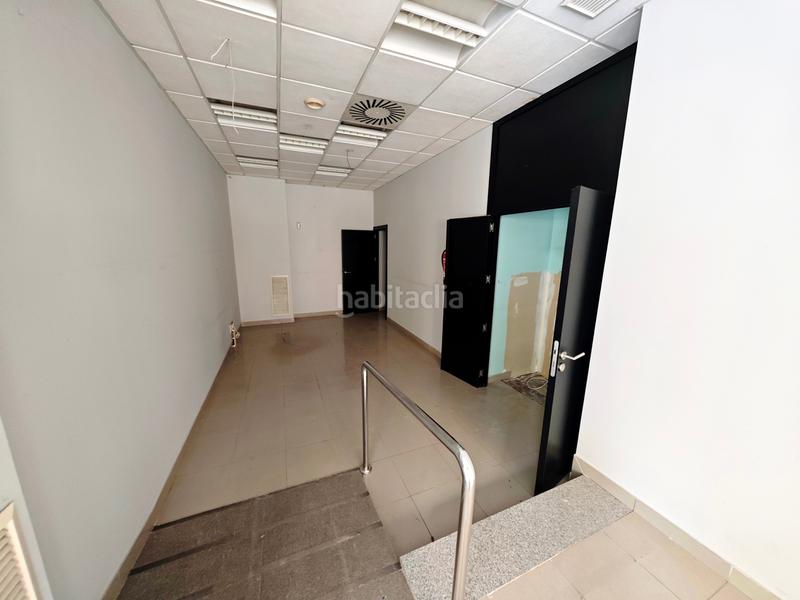 Foto c374ea9e-f59a-4da9-baa3-7bdbe1f790e7. Local comercial en avenida del doctor gadea 12 en Alicante