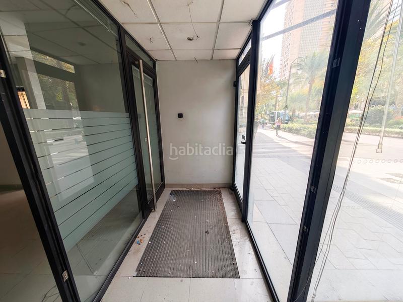 Foto 5366a5e4-3bd1-4856-8ea3-7a6e1ddc144f. Locale commerciale in avenida del doctor gadea 12 in Alicante