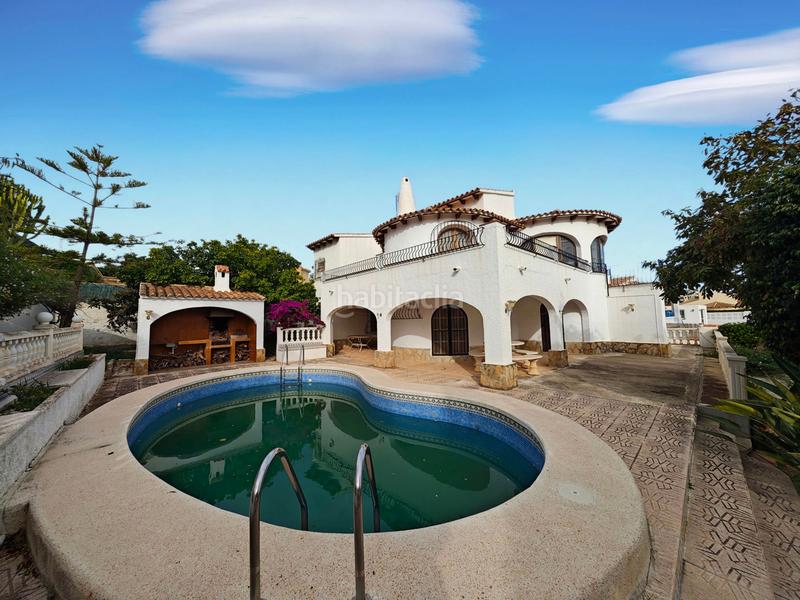 Foto fc7cbeb5-5663-4307-ad13-6f7477322436. Chalet avec cheminée chauffage parking piscine dans Calp