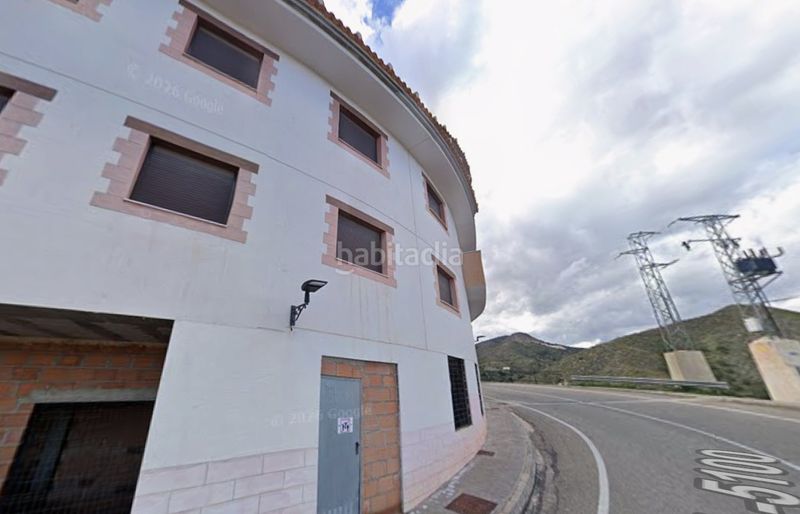 Foto bc6cdd24-988f-42d0-ab77-144f0aa11c4d. Edificio in calle camino de purchena 14 in Líjar