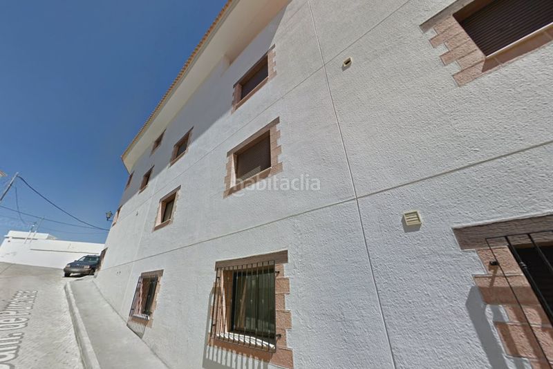 Foto da4e5e0f-4363-4c72-bf16-4355ed681a79. Edificio in calle camino de purchena 14 in Líjar