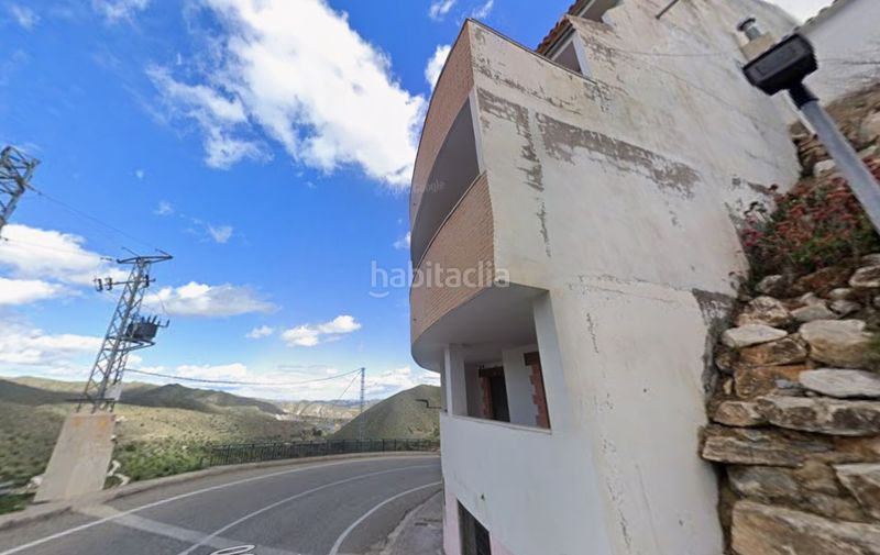 Foto 54fd8813-48a8-4d5f-a6d4-d42bf2dc6be3. Edificio en calle camino de purchena 14 en Líjar