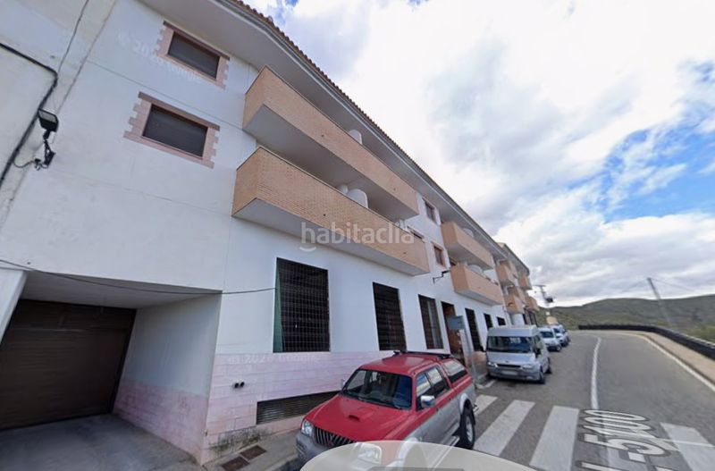 Foto c9cb508b-c431-4cc9-baf5-b22516d375a9. Edificio en calle camino de purchena 14 en Líjar