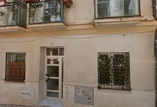 Building in Calle peña 26