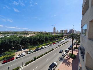 Flat in Avenida de los ejércitos españoles 14