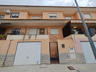 Casa adossada a Calle alcalde f ramón rocamora 32