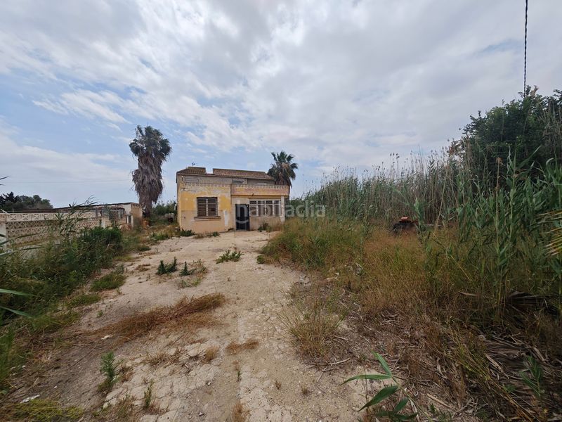 Foto 5fbd35bd-5c73-4f94-bb50-e922a3438c33. Chalet en cv-855 152 en La Marina Elche / Elx