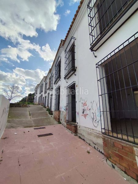 Foto 0d758a2e-e6eb-4da4-b307-e6f30c189b4f. Edificio en calle maimónides 12 en Almodóvar del Río