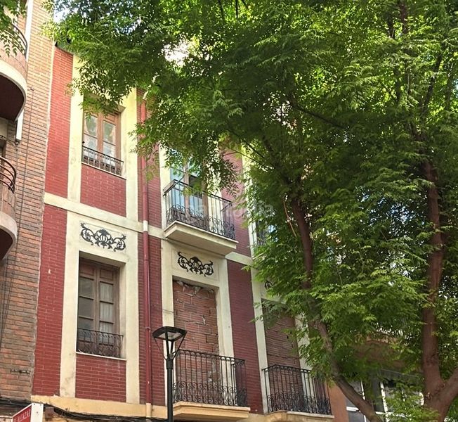Foto b6a6a97d-8996-461f-a0ac-a3351b68a5f7. Edificio  para rehabilitar en Mercado Alicante